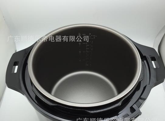 电饭煲内胆坏了怎么办（快速解决方法让你轻松应对厨房困境）