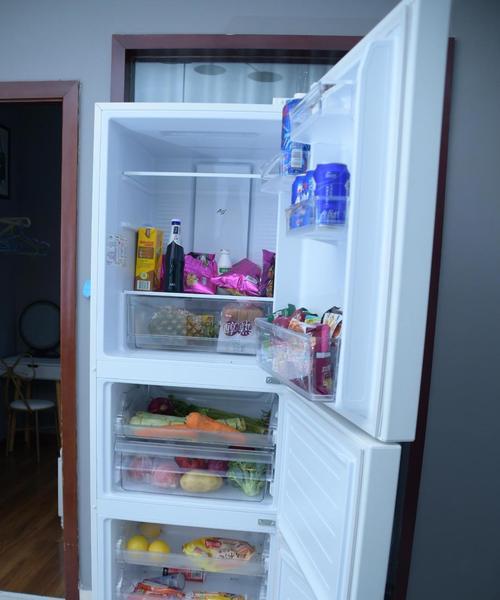 冷冻冰柜门损坏如何修理（快速修复冷冻冰柜门的方法与技巧）